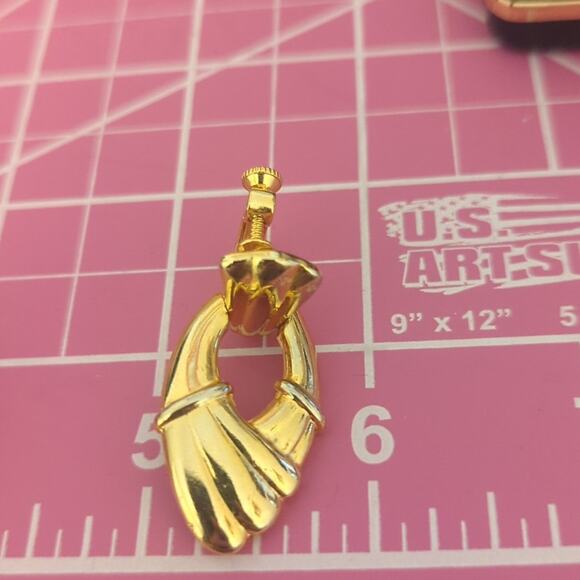 Three Pair Gold Tone Vintage Clip On/Screw Back Earrings - Picture 9 of 10